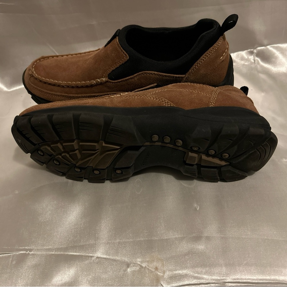 Shoes - Picture 6 of 9